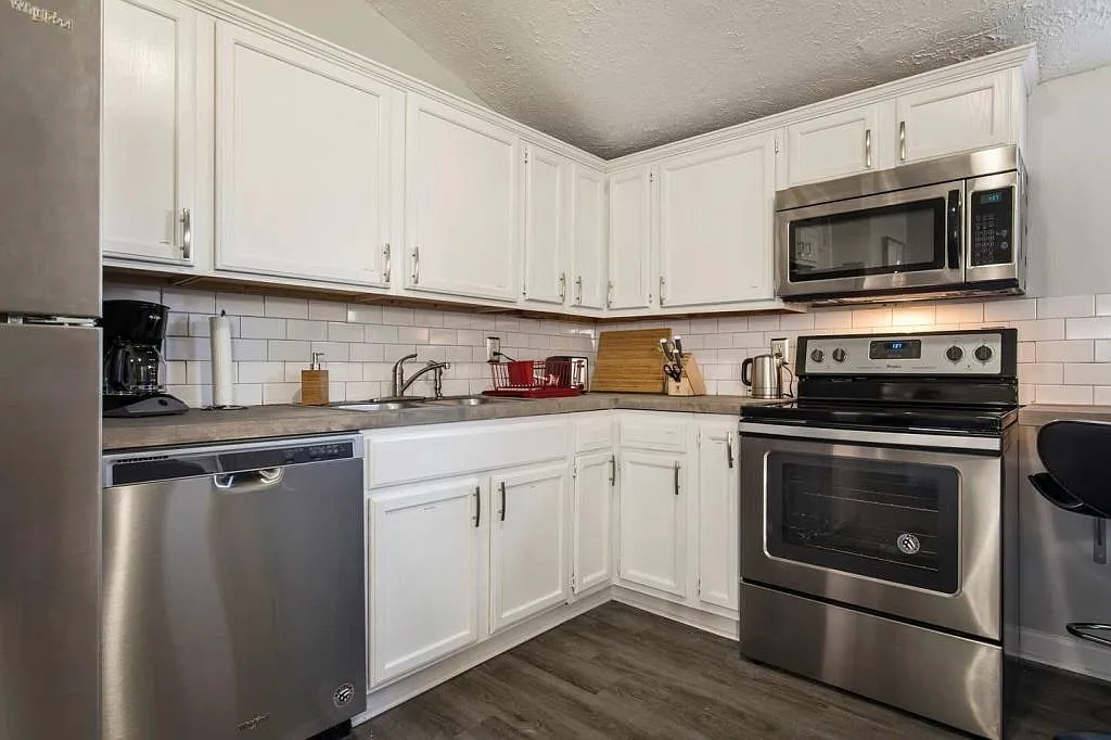 419 Marret Ave — Photo 2