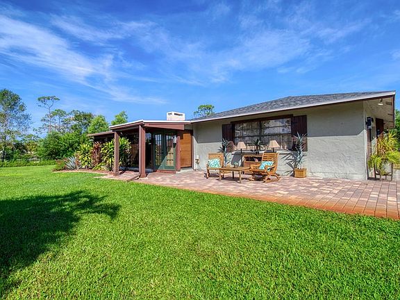 3rd image of 15780 Country Ct