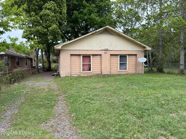 1211 Tucker Ave, Pascagoula, MS 39567