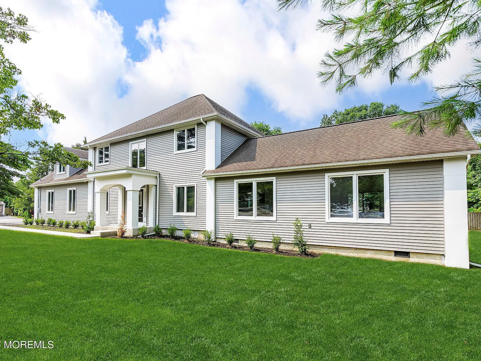 6 bed, 3000 sqft, $4,900 — Photo 2