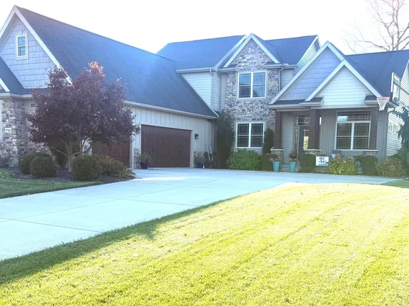 5716 Hamptons Dr, Monclova, OH 43542