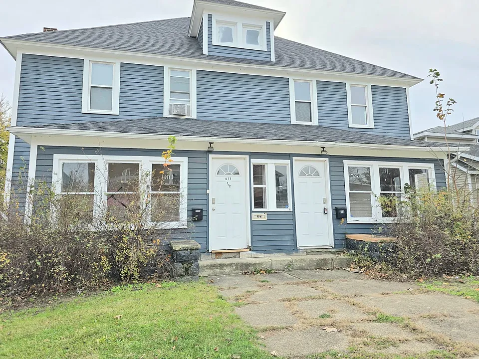 611 E Mishawaka Ave #1/2