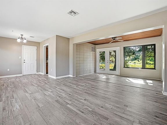 5th image of 404 Louis St
