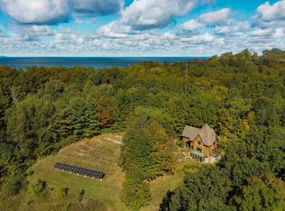 5150 Eagles Nest Ln, Leland, MI 49654
