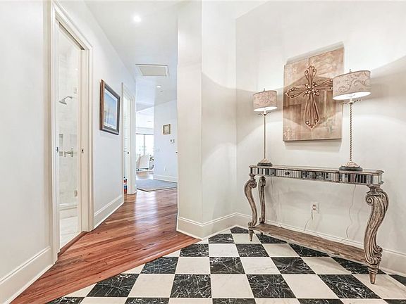 4th image of 425 Notre Dame St #802