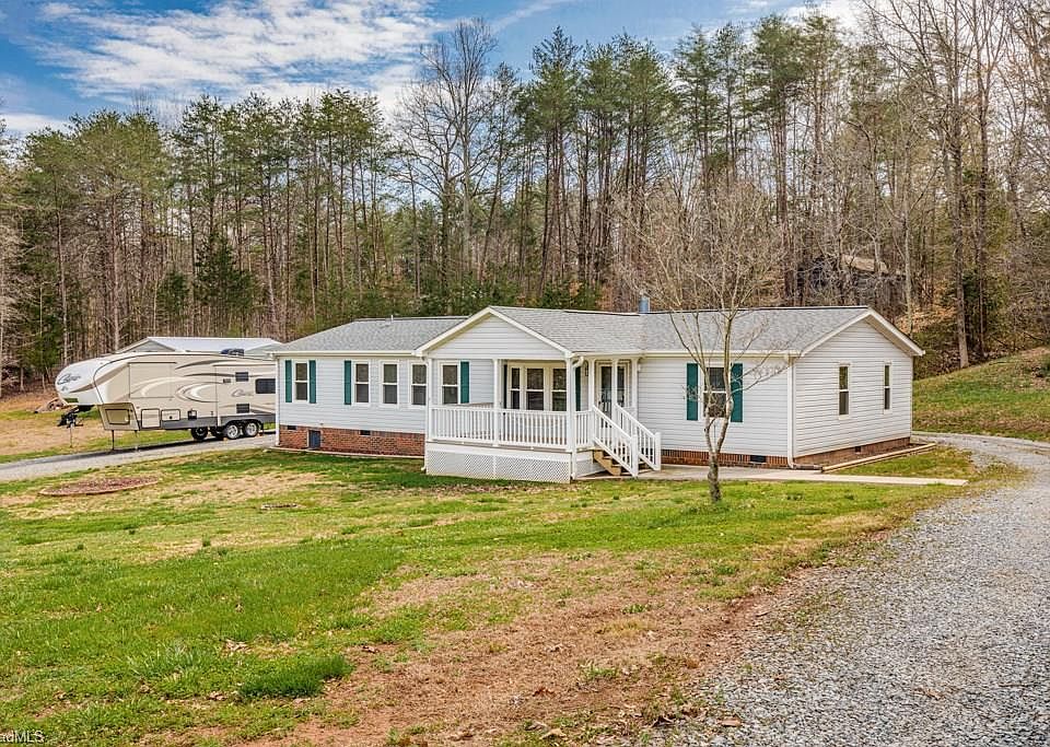 1st image of 3904 Meadow Ln