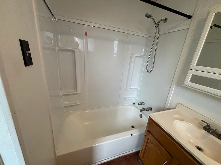 424 E Broad St #1 — Photo 14