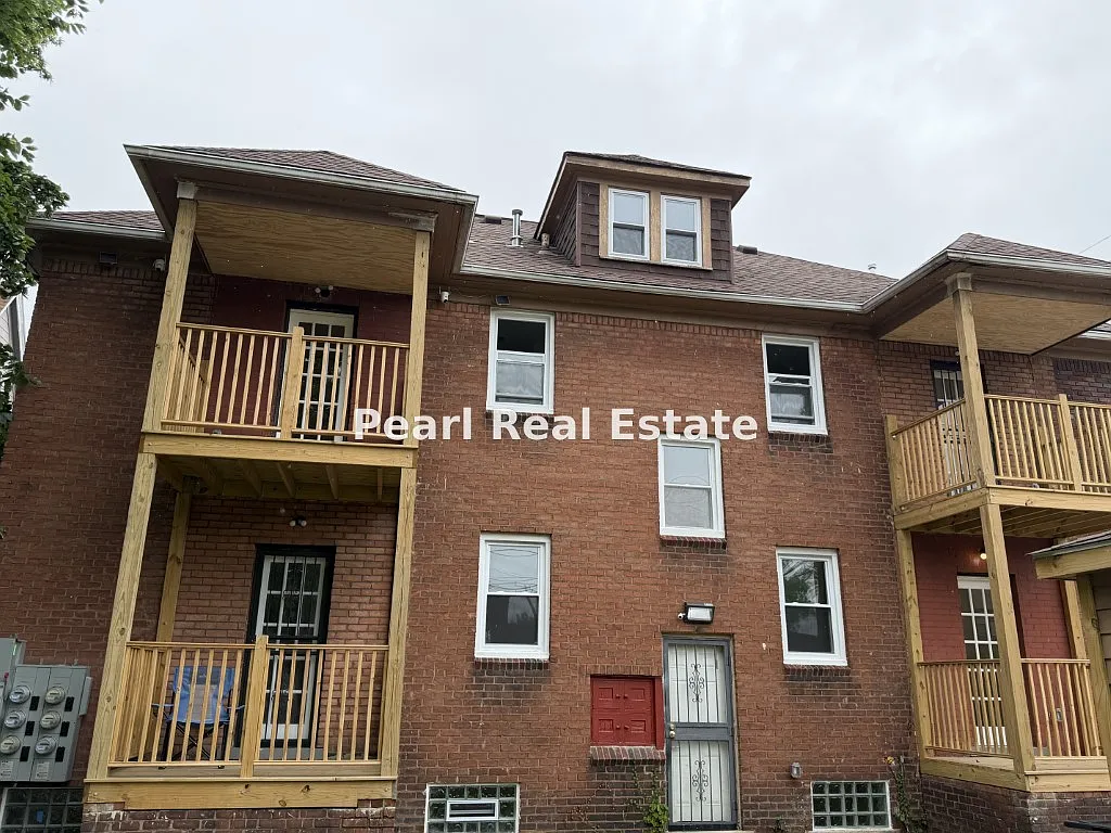 2 bed, 825 sqft, $1,225 — Photo 2