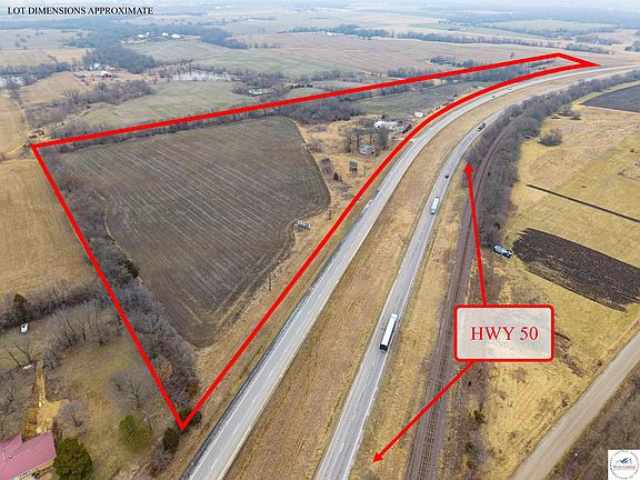 5th image of 581 NE 50th Hwy