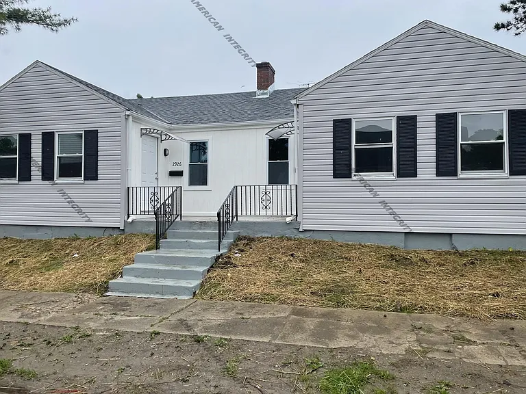 2924 Woodway Ave — Photo 1