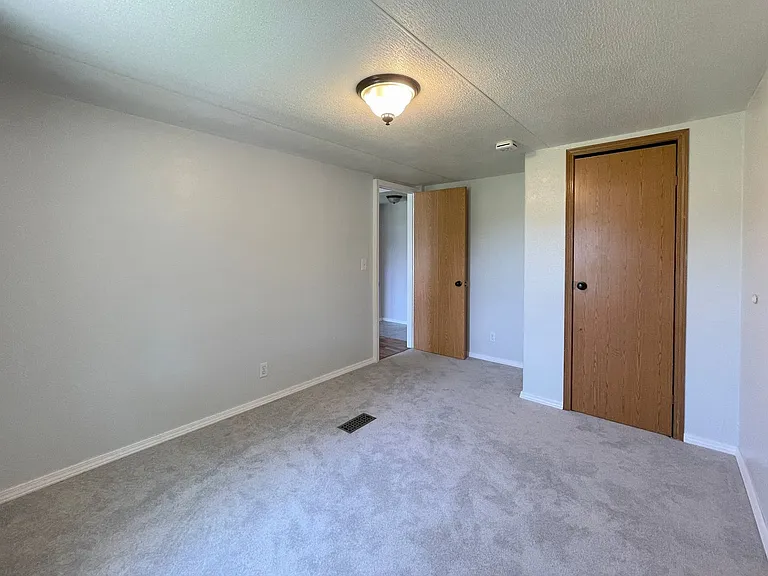 410 Crystal East Ave — Photo 10