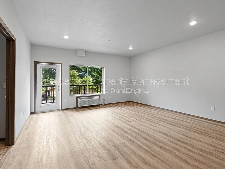356 E 7th Ave #102 — Photo 7