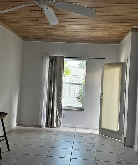 112 E Coral Fish Ln — Photo 50