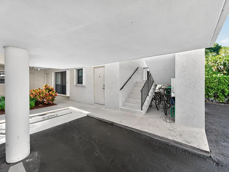 6 Concourse Dr #A — Photo 27