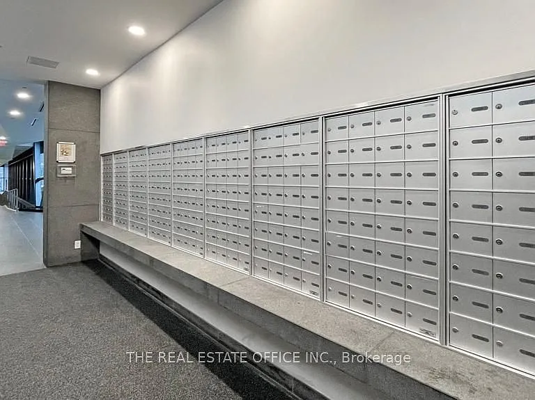 629 King St W #331 — Photo 35