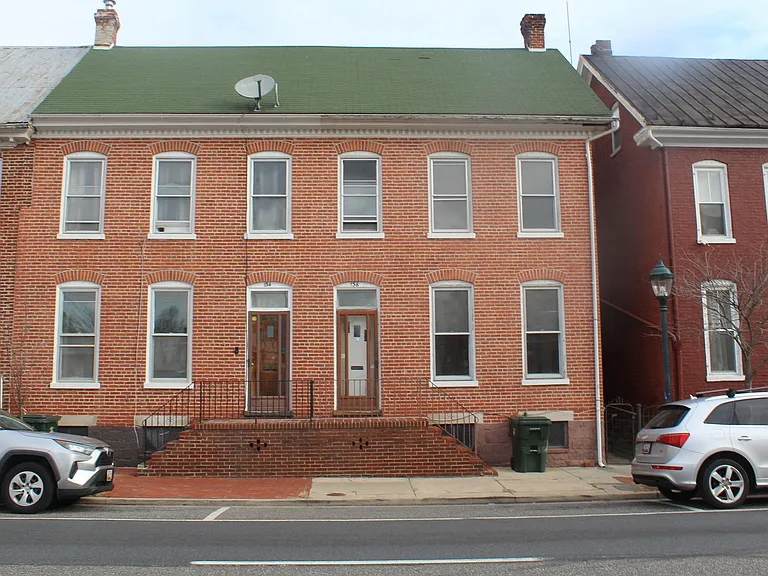 134 E Washington St #2 — Photo 1