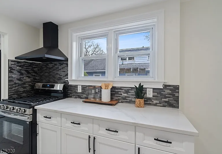 6 Dawes Ave — Photo 10