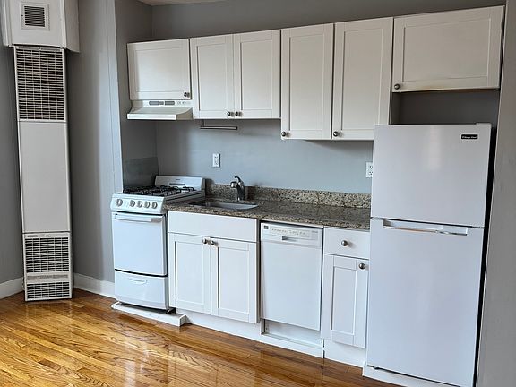 2nd image of 145 Endicott St APT 10