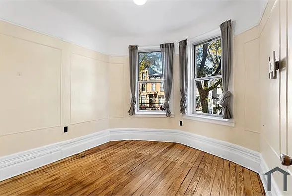 2408 Webster Ave
