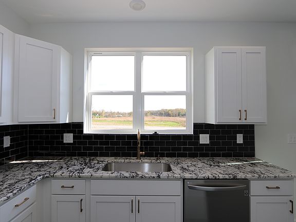 2nd image of 1894 Nightingale Dr