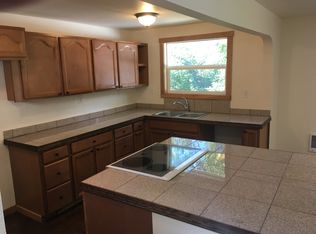 417 Lewis St, Falls City, OR 97344