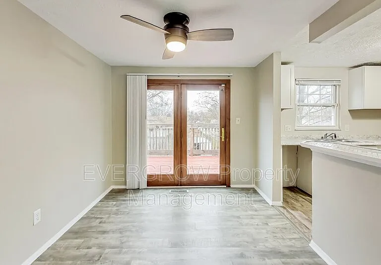 5310 Shelbyville Rd — Photo 8