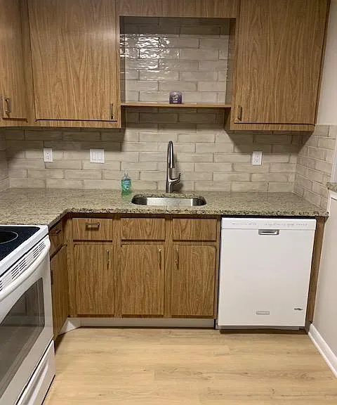 1325 Worcester Rd #5 — Photo 2