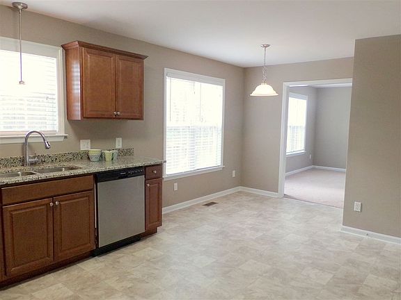 5th image of 127 Valley Castle Ct