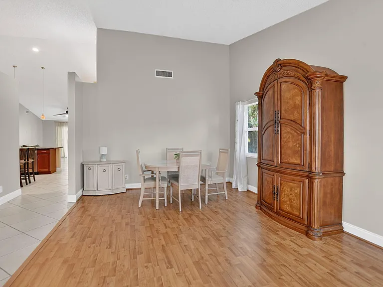 10065 Camelback Ln — Photo 10