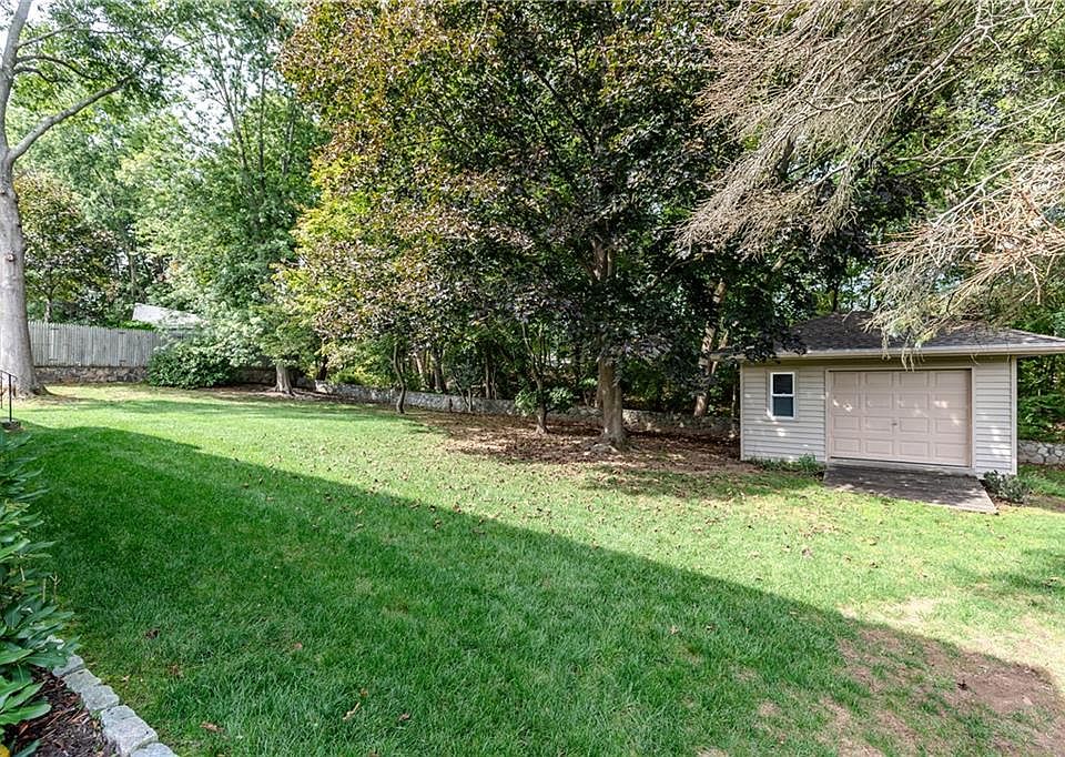 2nd image of 22 Whitewood Dr