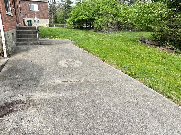 3rd image of 1520 Clovernoll Dr