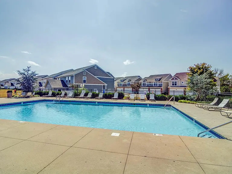 8013 Tuberose Ct — Photo 15