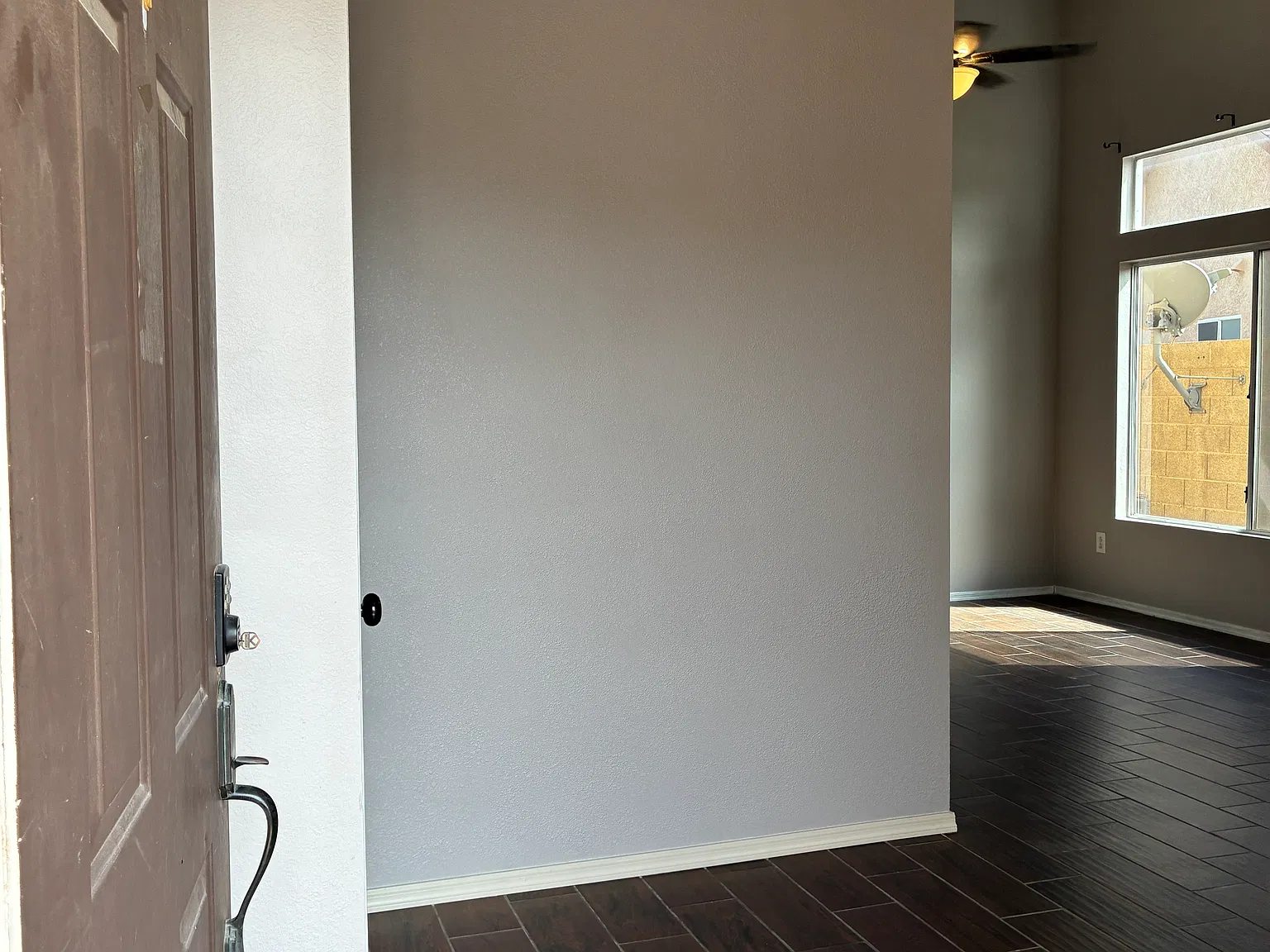 925 N Starling Dr — Photo 3