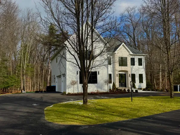 17 Carpenter Way, Clifton Park, NY 12065