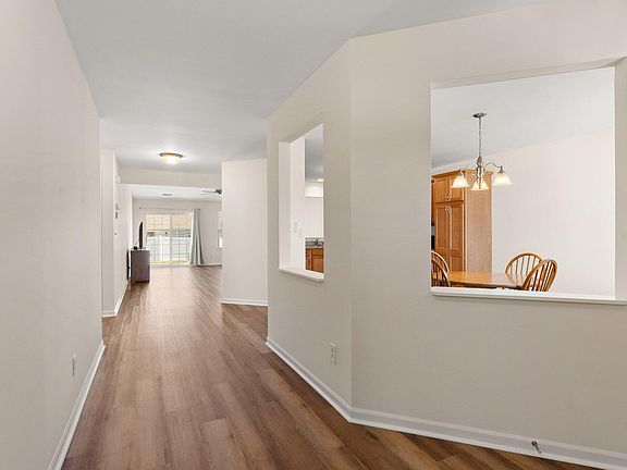 4th image of 1238 W 84th Pl