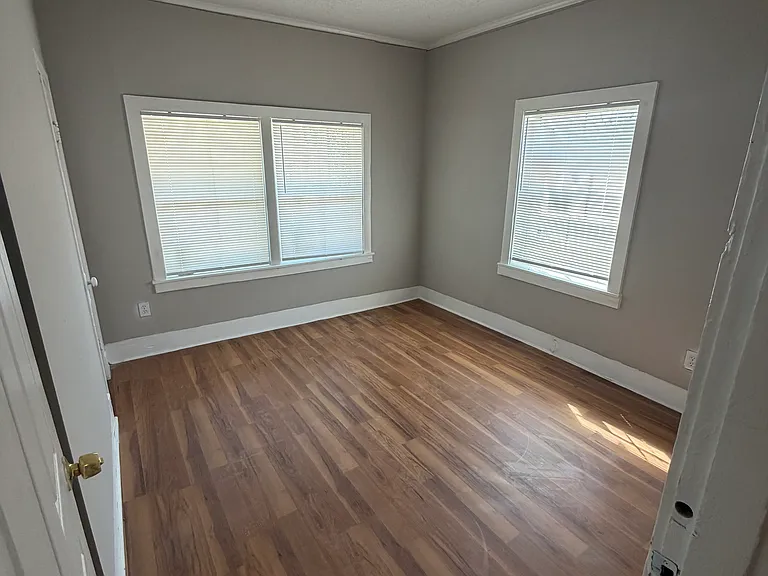 1116 Chicago Ave — Photo 7