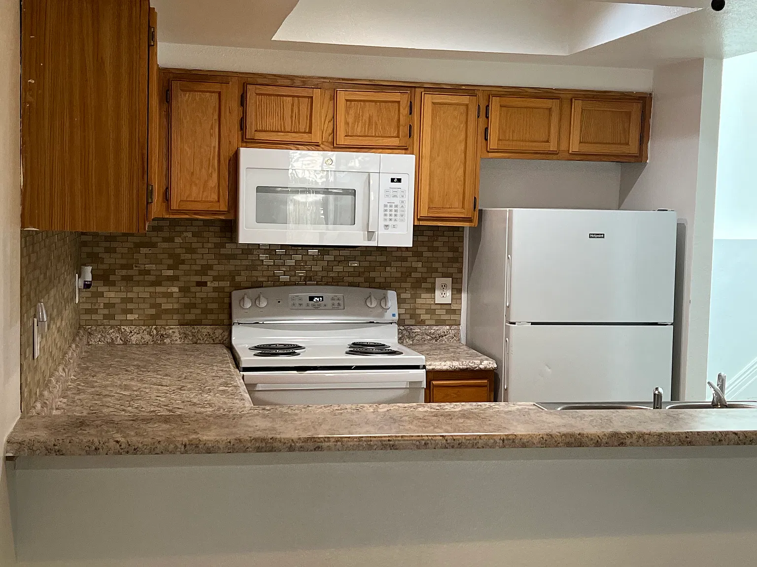 1 bed, 872 sqft, $1,400 — Photo 4
