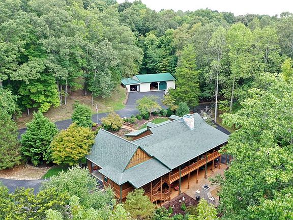 5th image of 134 Central Dr