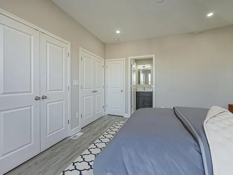 1342 S 52nd St — Photo 9