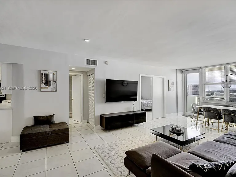 3725 S Ocean Dr #1519 — Photo 4