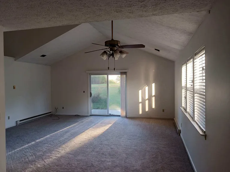 2043 Rolling Meadows Ln — Photo 6
