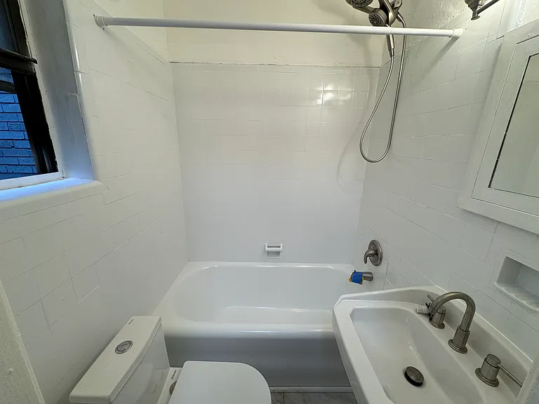 948 Court St #503 — Photo 13