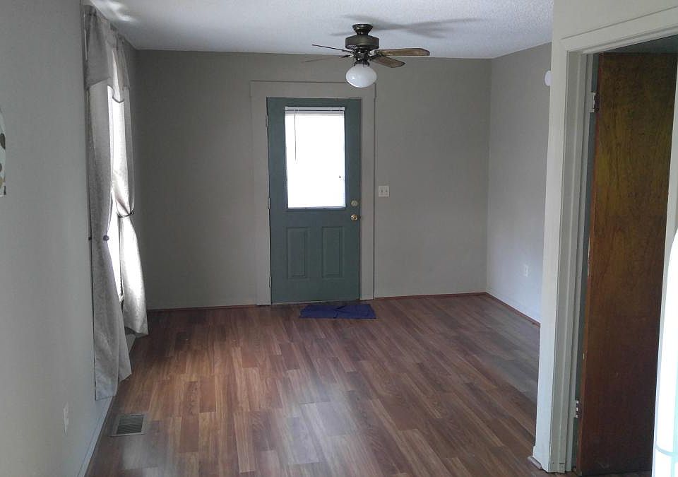 1st image of 89 W Oakland Ave APT 3