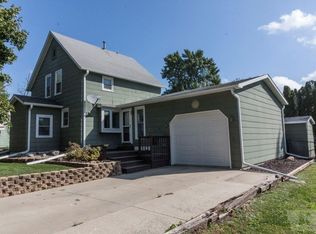 515 3rd St NE, Hampton, IA 50441