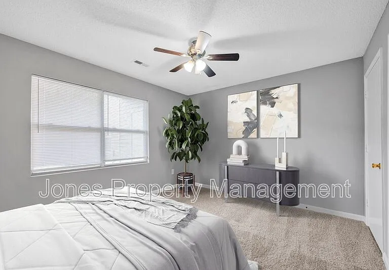 307 Country Club Dr NE — Photo 10