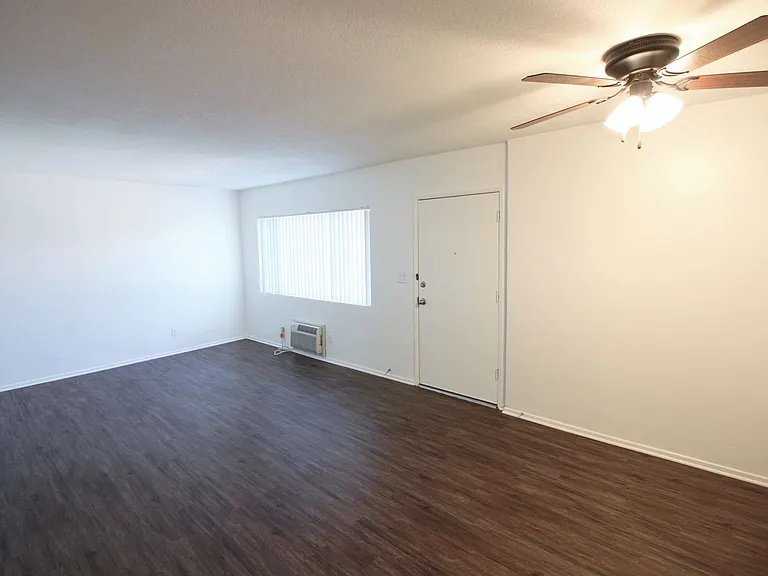 Linden Court Apartments — Photo 105