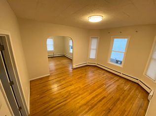 3052 California St NE #1, Minneapolis, MN 55418
