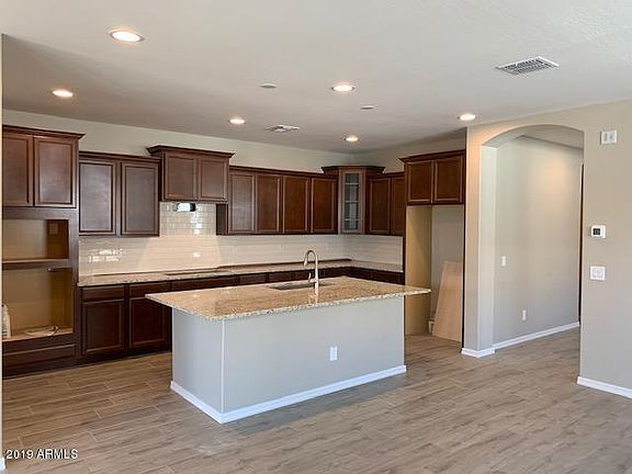 4th image of 41261 W Carlisle Ln