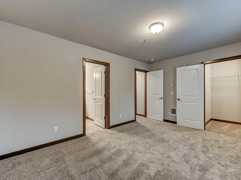 Silver Creek Apartment Homes — Photo 15