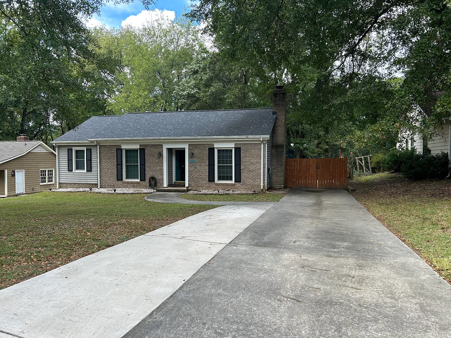 2321 Oldenburg Dr — Photo 2
